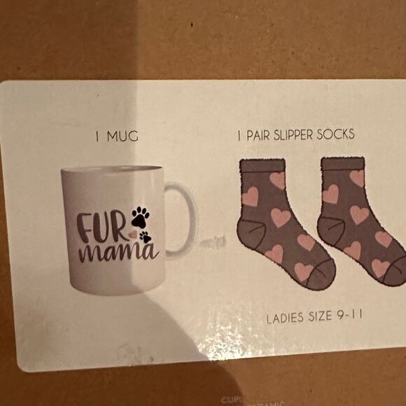 Socks and Mug Gift Set Hearts Fur Mama Fuzzy Slipper - Picture 2 of 3